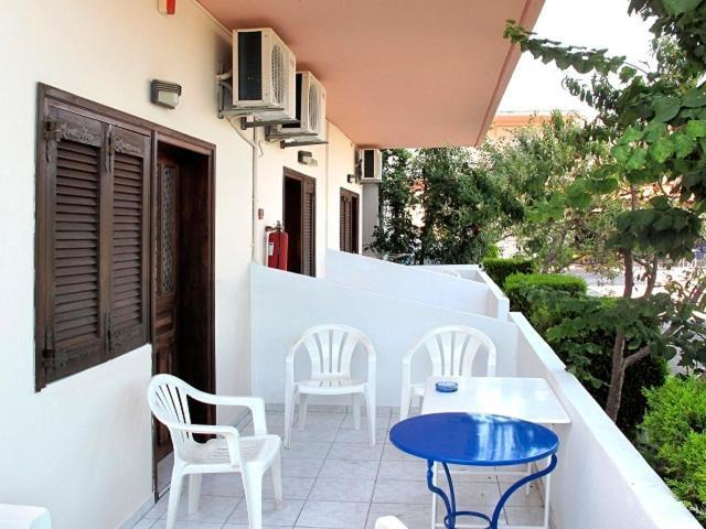 Skentos Hotel Криопиги Экстерьер фото